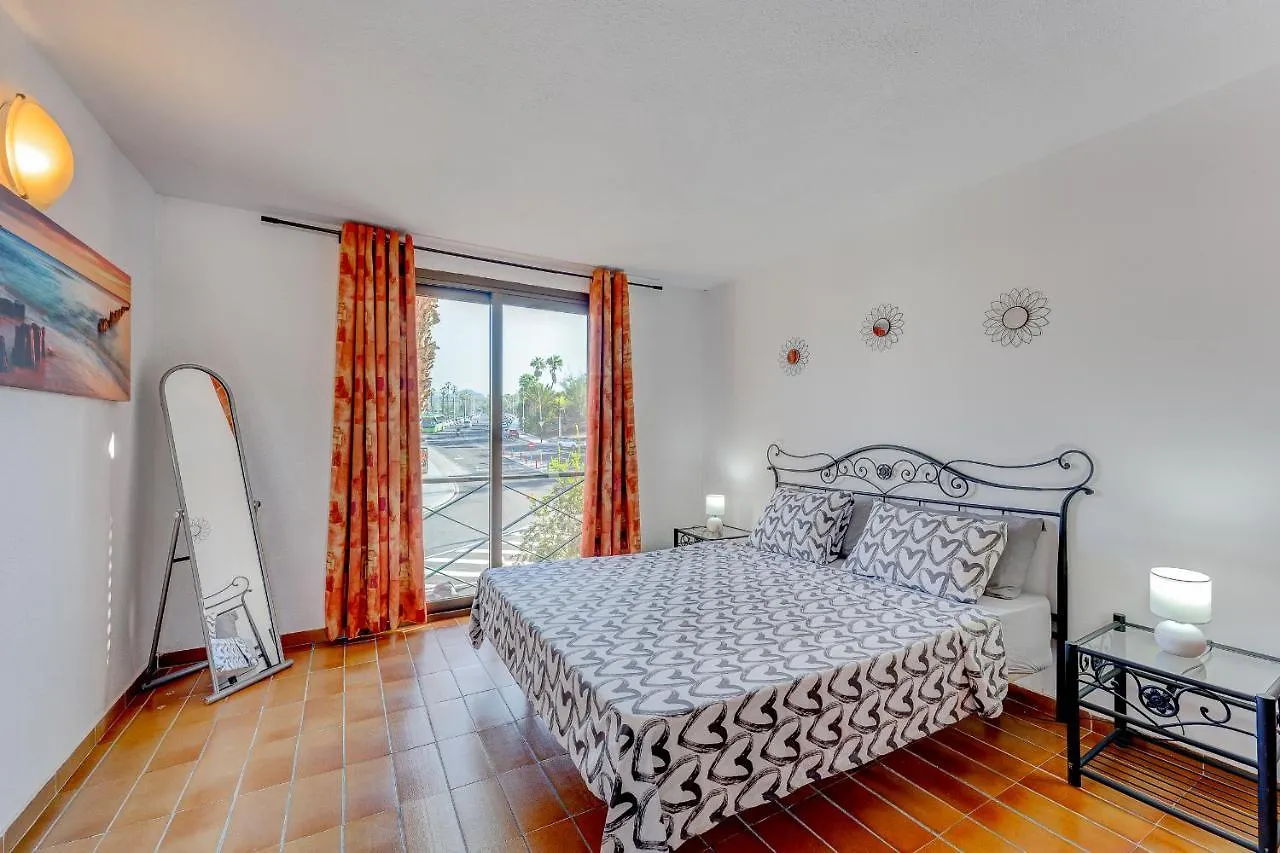 3 Bedrooms Townhouse Lively Area Close To A Beach Arona  0*, Arona (Tenerife) Spagna
