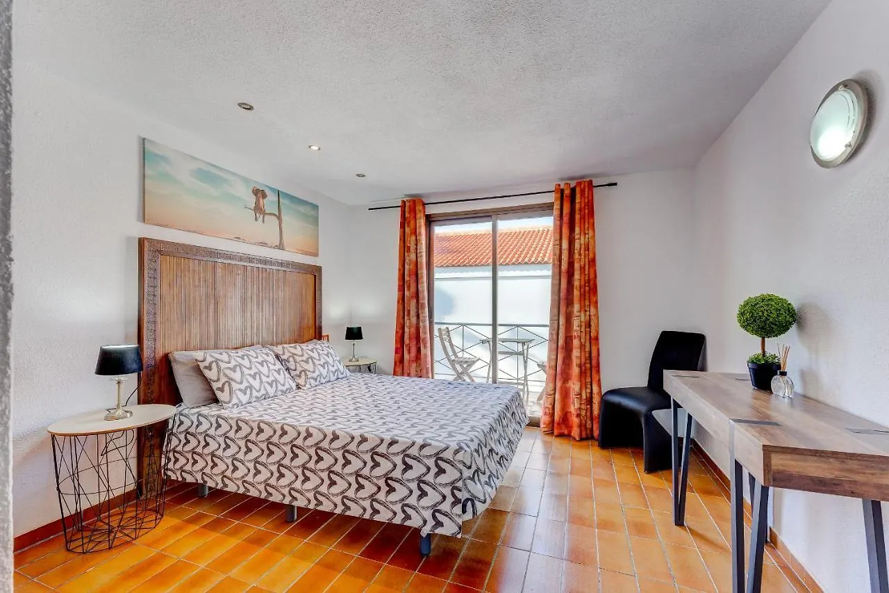 3 Bedrooms Townhouse Lively Area Close To A Beach Arona  Arona (Tenerife)